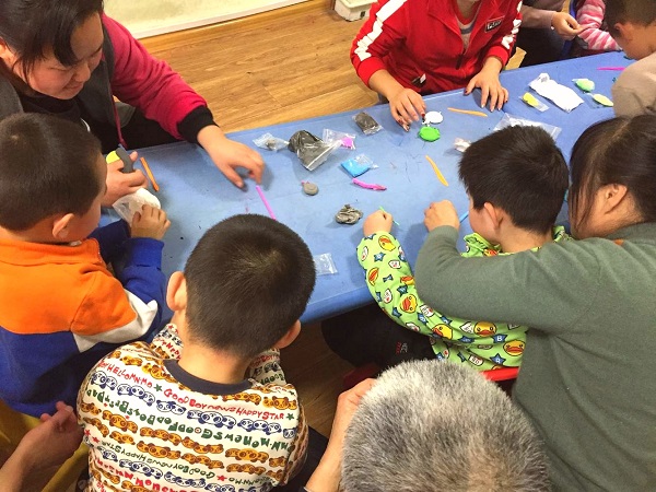 孩子们手工.jpg